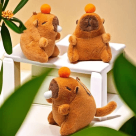 フリフリ＆泡で癒やし効果！カピバラぬいぐるみキーホルダー